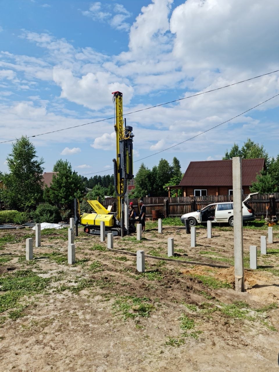 Забивка свай под дом из бруса